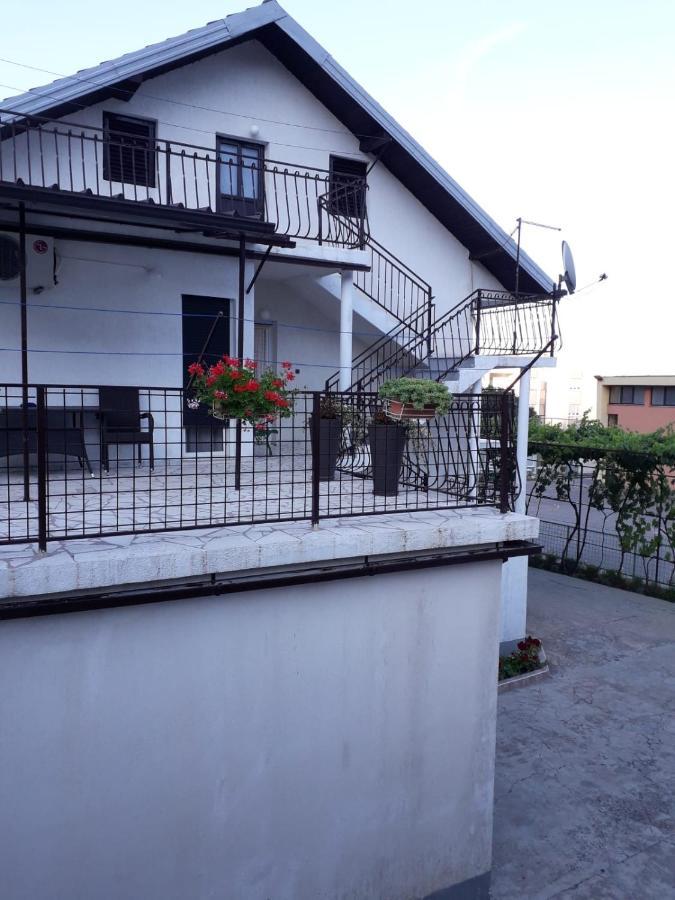 Kuca Za Odmor Varos Vila Vrlika Exterior foto