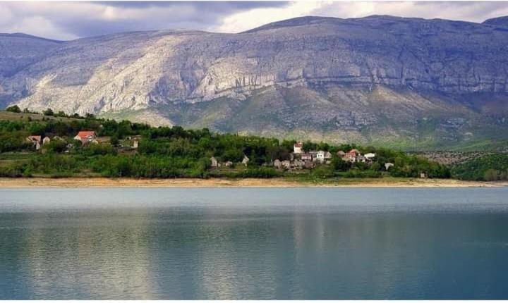 Kuca Za Odmor Varos Vila Vrlika Exterior foto