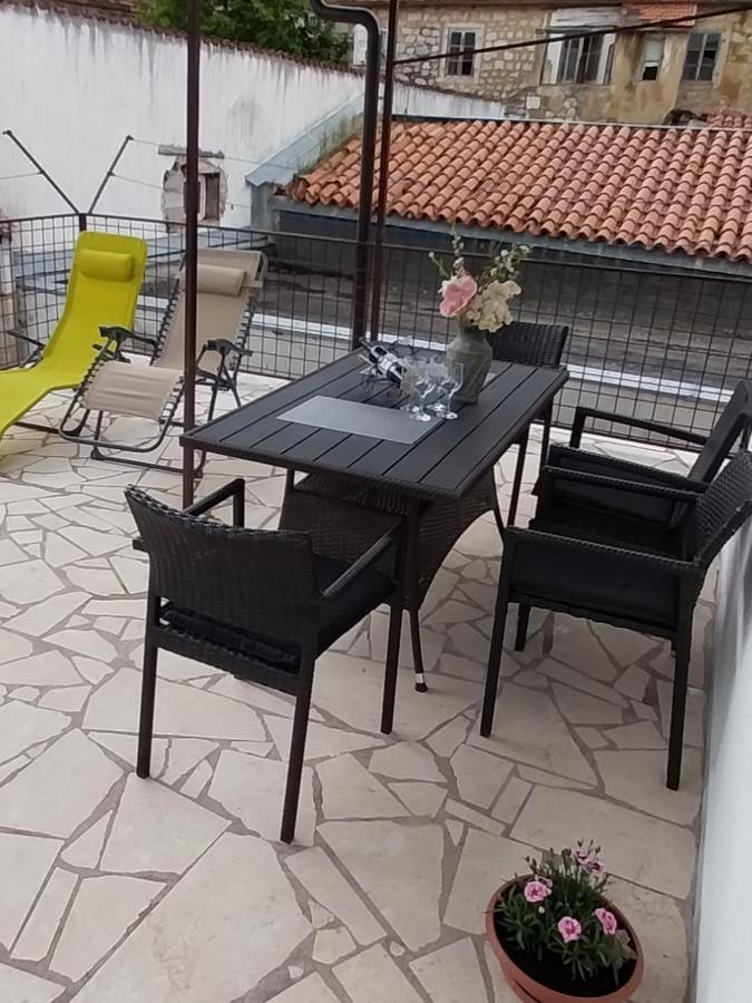 Kuca Za Odmor Varos Vila Vrlika Exterior foto